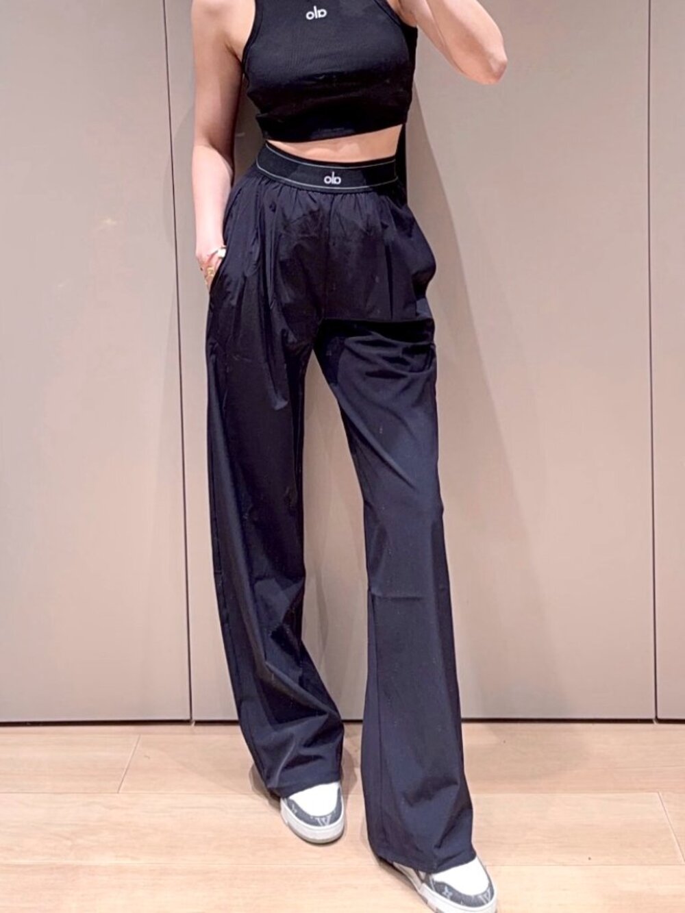 Brand New ALO Yoga 😘 Black Suit Up Trouser Straight-leg , Regular Sz XS-S - Picture 7 of 7